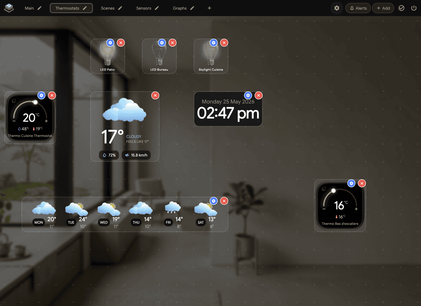 Edit mode — tiles shake with gear and delete handles, drag to rearrange